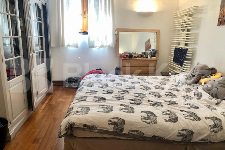 Two bedroomed, two bathroomed period conversion Union Street, London Bridge